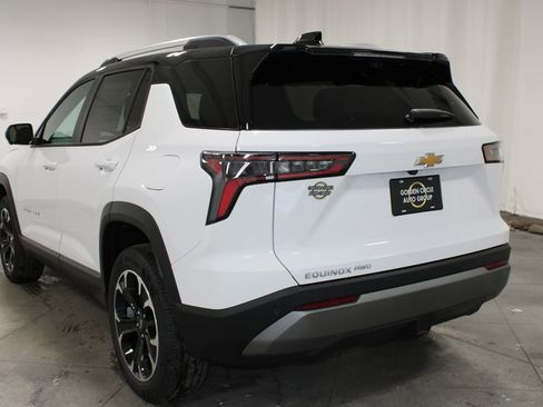 New 2026 Chevrolet Equinox LT w/ Convenience Package II AWD/4WD image 7