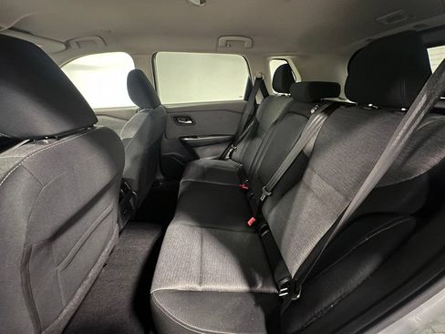 Used 2022 Nissan Rogue SV AWD/4WD image 18