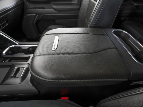 Used 2025 GMC Sierra 2500 Denali w/ Denali Reserve Package image 29