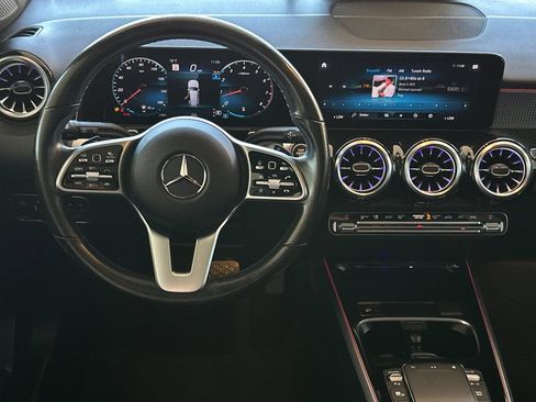 Used 2022 Mercedes-Benz GLB 250 4MATIC image 13