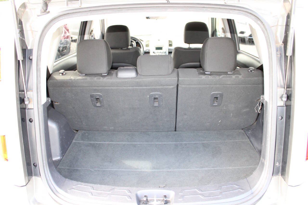 Used 2013 Kia Soul + FWD image 18
