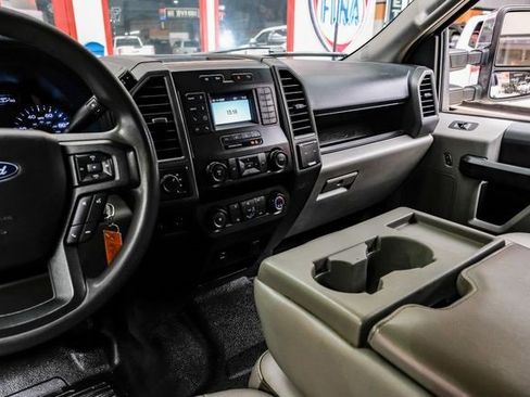 Used 2022 Ford F350 XL w/ Power Equipment Group image 23