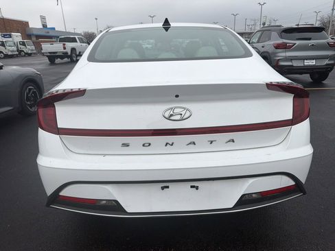 Used 2023 Hyundai Sonata SE w/ Preferred Accessory Package image 3