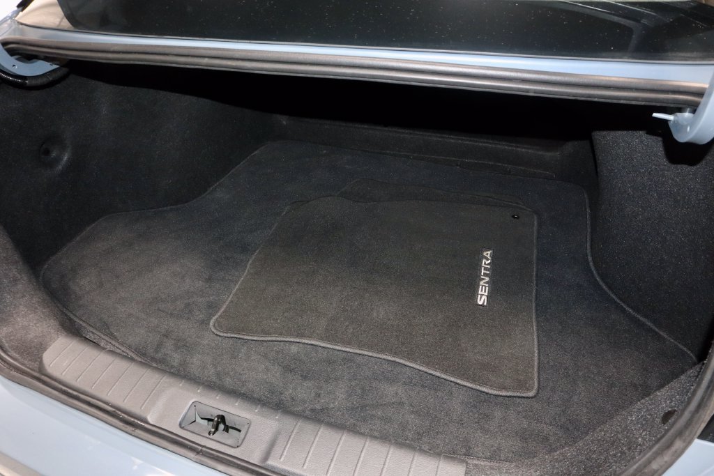 Certified 2025 Nissan Sentra SV w/ SV Premium Package FWD image 12