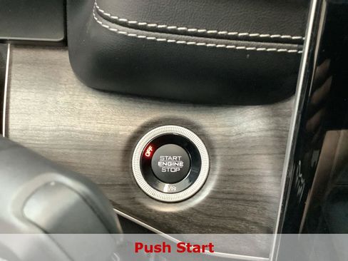 Used 2023 Jeep Grand Cherokee Limited AWD/4WD image 15
