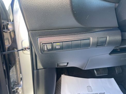 Used 2021 Toyota Corolla LE image 17