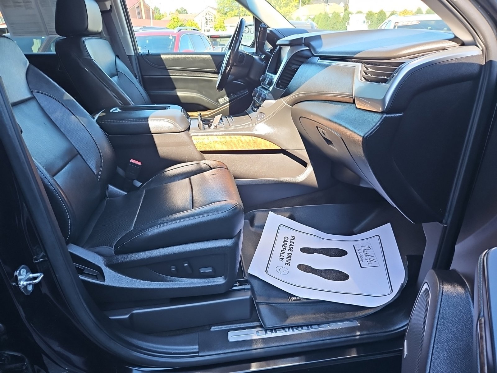 Used 2017 Chevrolet Suburban Premier AWD/4WD image 32