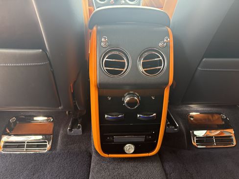 Certified 2021 Rolls-Royce Cullinan AWD/4WD image 39
