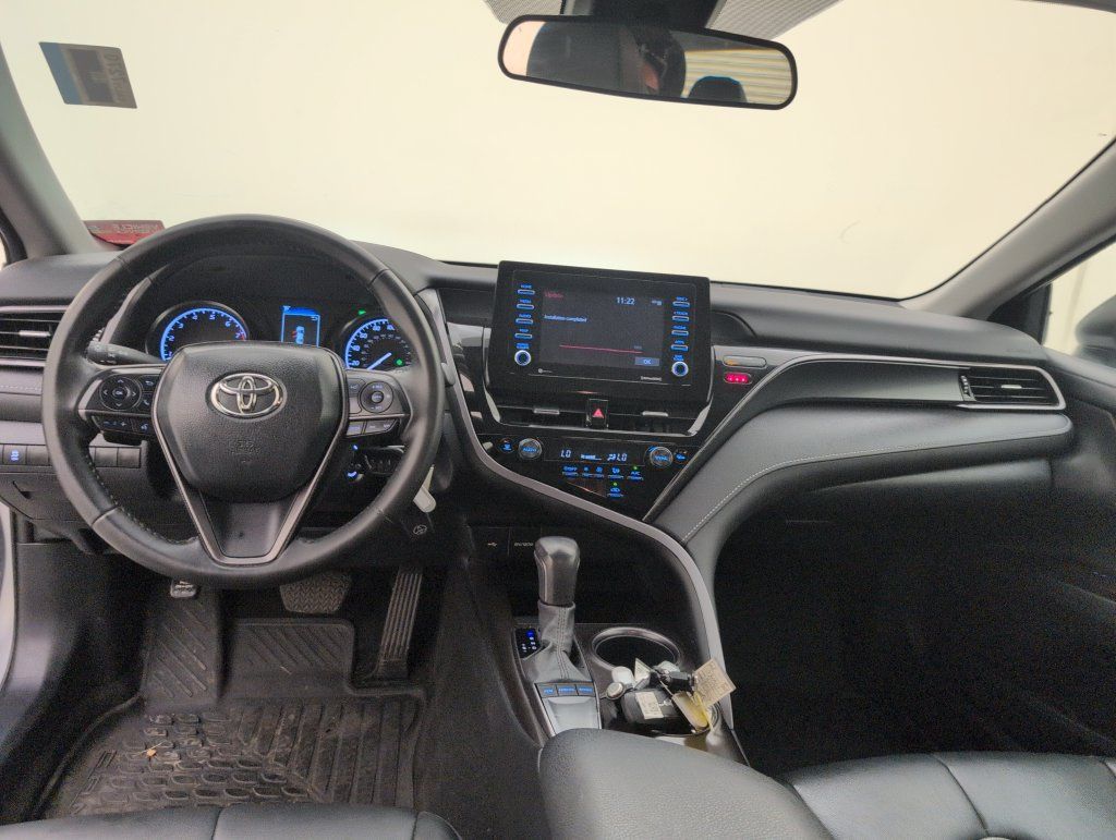 Used 2024 Toyota Camry SE FWD image 5