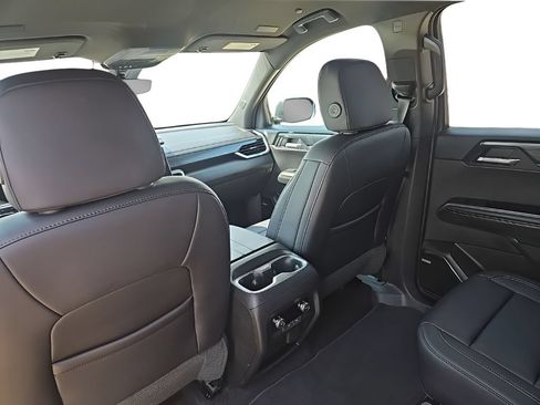 Used 2026 GMC Acadia Elevation w/ Elevation Premium Package AWD/4WD image 27