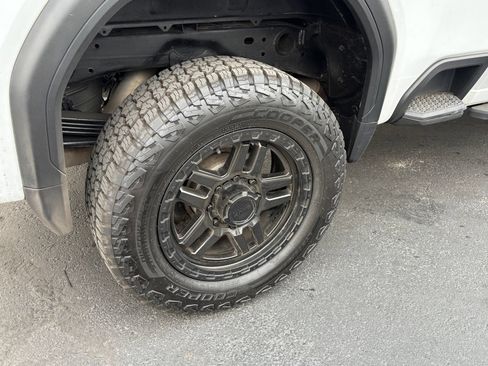 Used 2022 GMC Sierra 2500 AT4 w/ AT4 Premium Plus Package AWD/4WD image 22