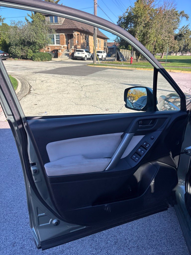 Used 2015 Subaru Forester 2.5i Premium AWD/4WD image 26