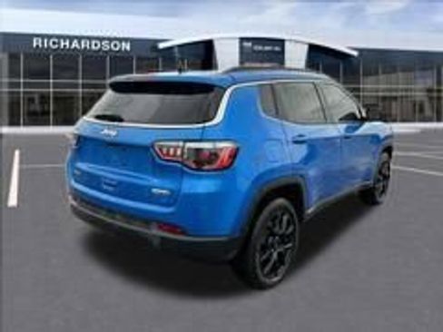 Used 2022 Jeep Compass Latitude AWD/4WD image 5