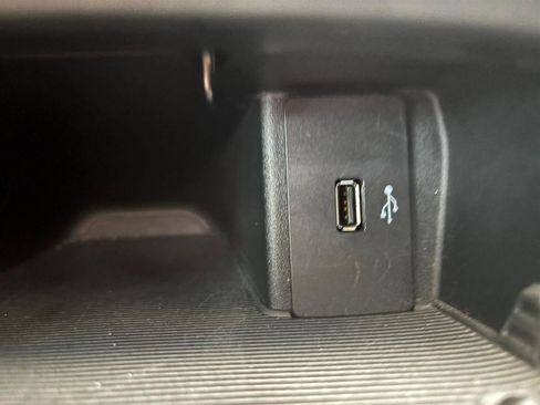 Used 2017 Ford Edge SEL w/ Class II Trailer Tow Package AWD/4WD image 14