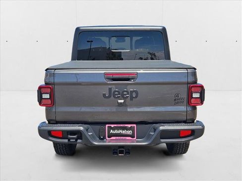 Used 2024 Jeep Gladiator Sport image 6