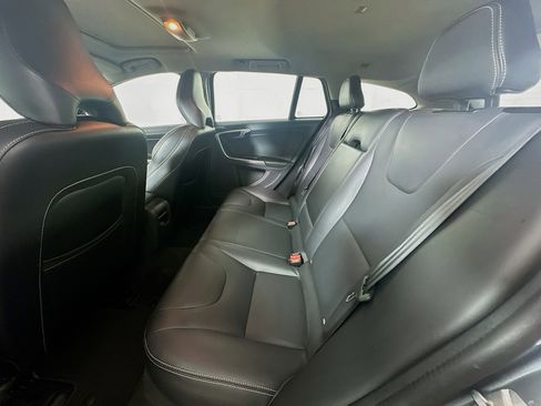 Used 2018 Volvo V60 T5 Dynamic AWD/4WD image 27