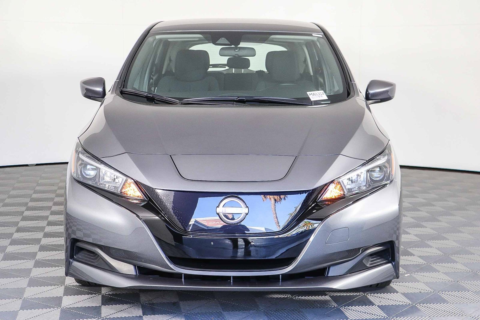 Used 2025 Nissan Leaf S FWD image 2