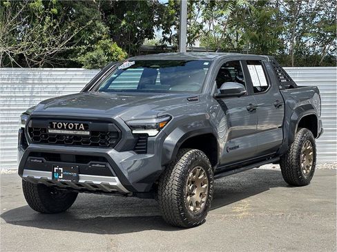Used 2024 Toyota Tacoma 4x4 Double Cab Hybrid image 6