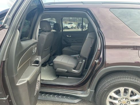 Used 2020 Chevrolet Traverse LT image 10