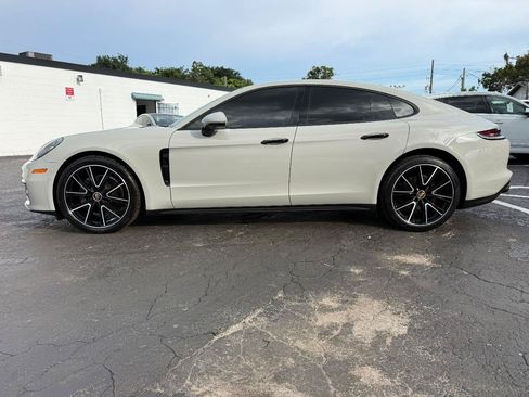 Used 2022 Porsche Panamera w/ Premium Package RWD image 4