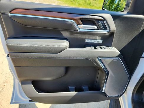 Used 2024 GMC Sierra 1500 Denali w/ Technology Package AWD/4WD image 16