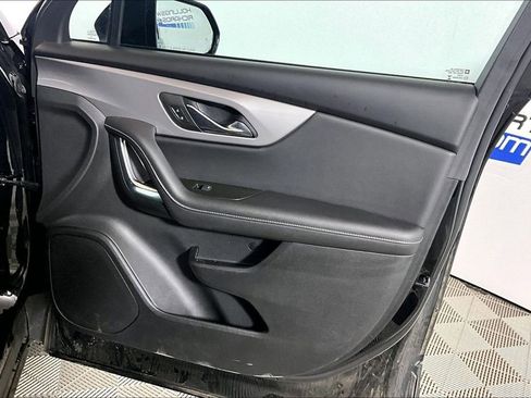 Used 2025 Chevrolet Blazer LT FWD image 19
