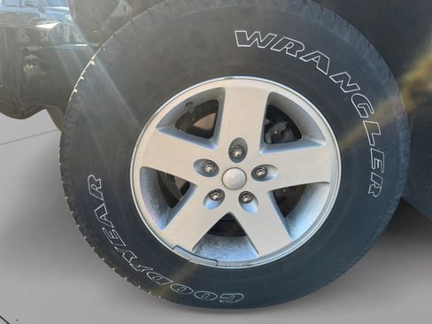 Used 2018 Jeep Wrangler Sport image 9