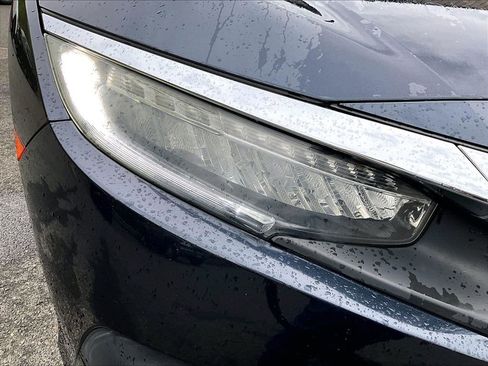 Used 2018 Honda Civic Touring image 26