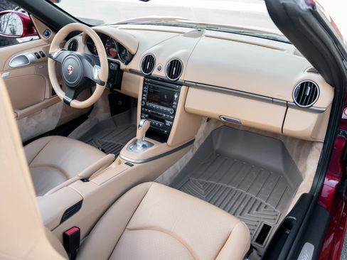 Used 2011 Porsche Boxster image 24