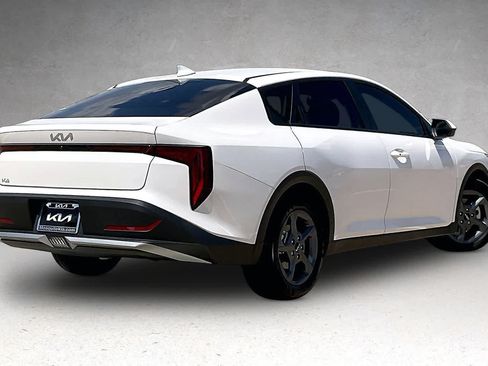 Certified 2025 Kia K4 FWD image 20