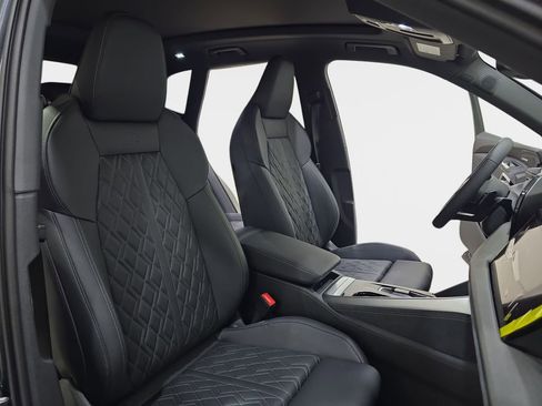 New 2026 Audi SQ5 Prestige image 10