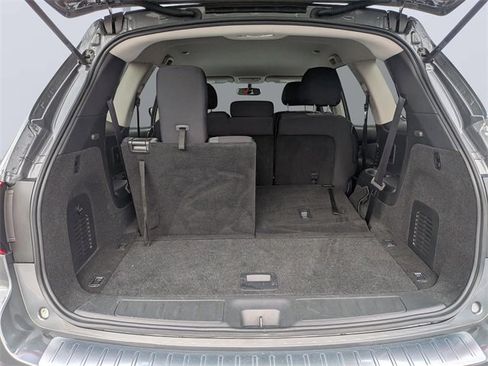 Used 2020 Nissan Pathfinder SV image 12