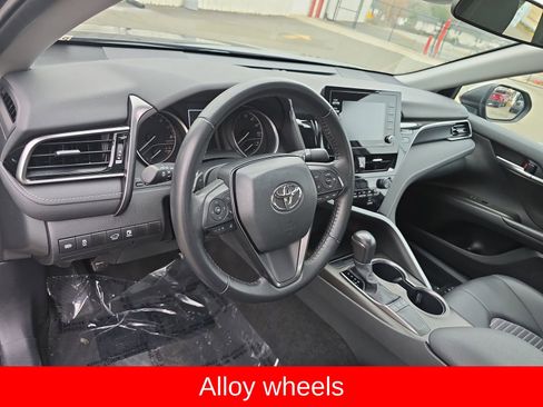 Used 2024 Toyota Camry SE image 20