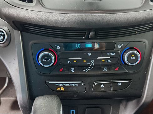 Used 2019 Ford Escape SE FWD image 15