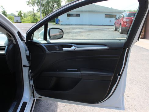 Used 2014 Ford Fusion Titanium FWD image 33