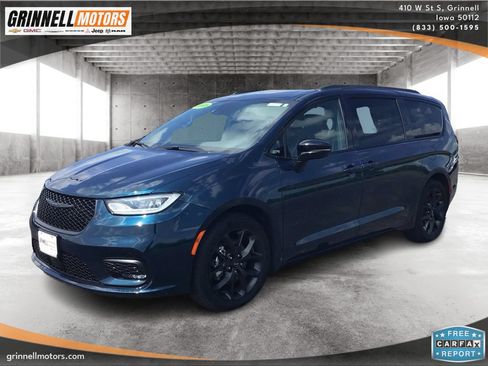 Used 2025 Chrysler Pacifica Limited FWD image 1