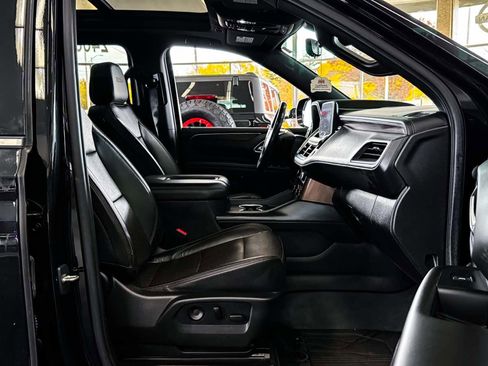 Used 2021 Chevrolet Suburban High Country w/ Premium Package image 32