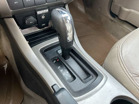 Used 2009 Ford Focus SEL FWD image 21