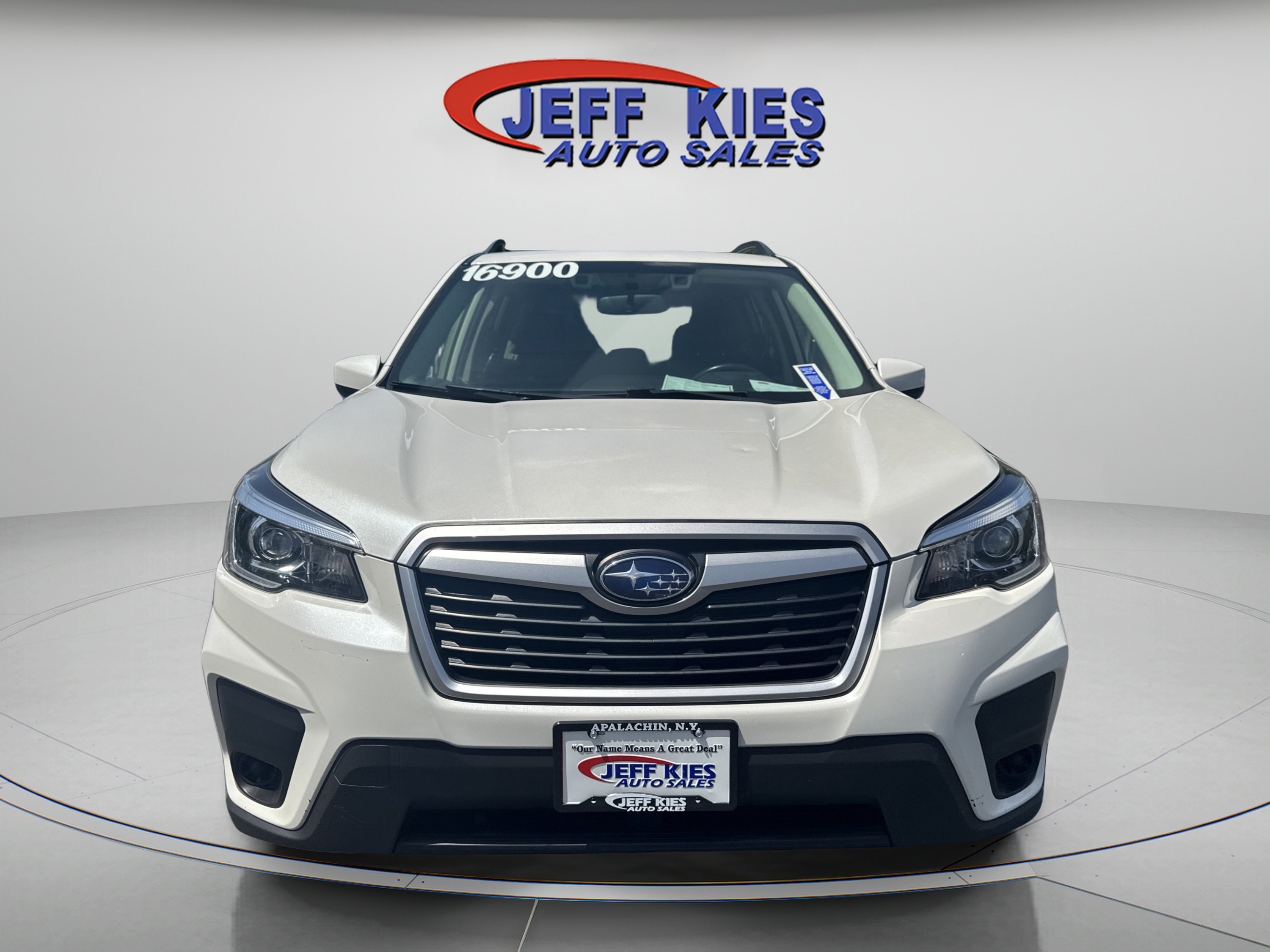 Used 2019 Subaru Forester Premium AWD/4WD image 2
