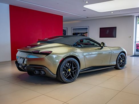 Used 2024 Ferrari Roma Spider image 35