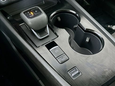 Used 2023 Nissan Rogue SV w/ SV Premium Package image 16