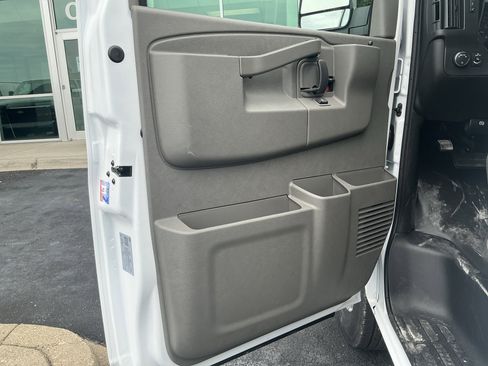 New 2026 Chevrolet Express 2500 RWD image 9