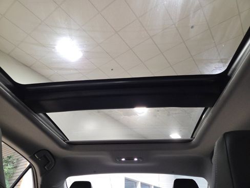 Used 2018 Toyota Camry XSE image 13