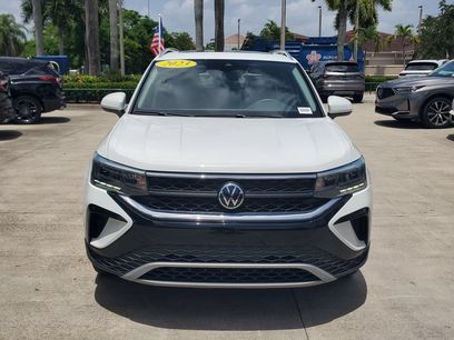 Used 2023 Volkswagen Taos SE w/ Panoramic Sunroof Package