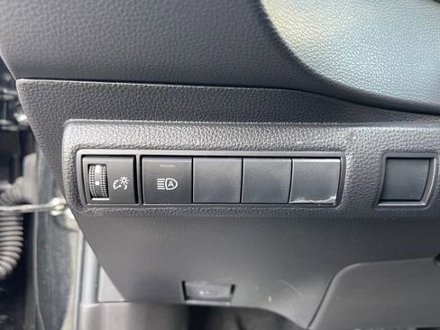 Used 2022 Toyota Corolla LE image 12