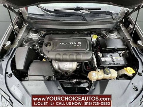 Used 2019 Jeep Cherokee Latitude w/ Popular Appearance Group AWD/4WD image 21