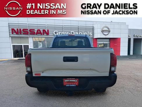 Used 2018 Toyota Tacoma SR RWD image 7