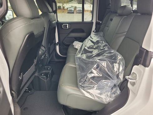 New 2026 Jeep Gladiator Mojave image 7