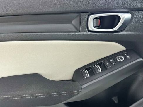 Used 2022 Honda Civic LX image 11