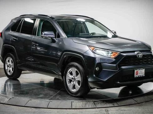 Certified 2019 Toyota RAV4 XLE image 6